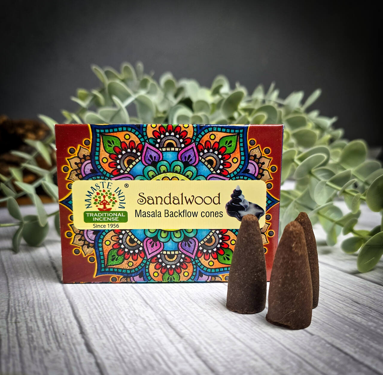 Kadzidełka Stożkowe Backflow- Drzewo Sandałowe - Namaste India